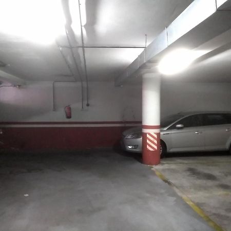 Luz De Leon Con Opcion De Parking Apartment Luaran gambar