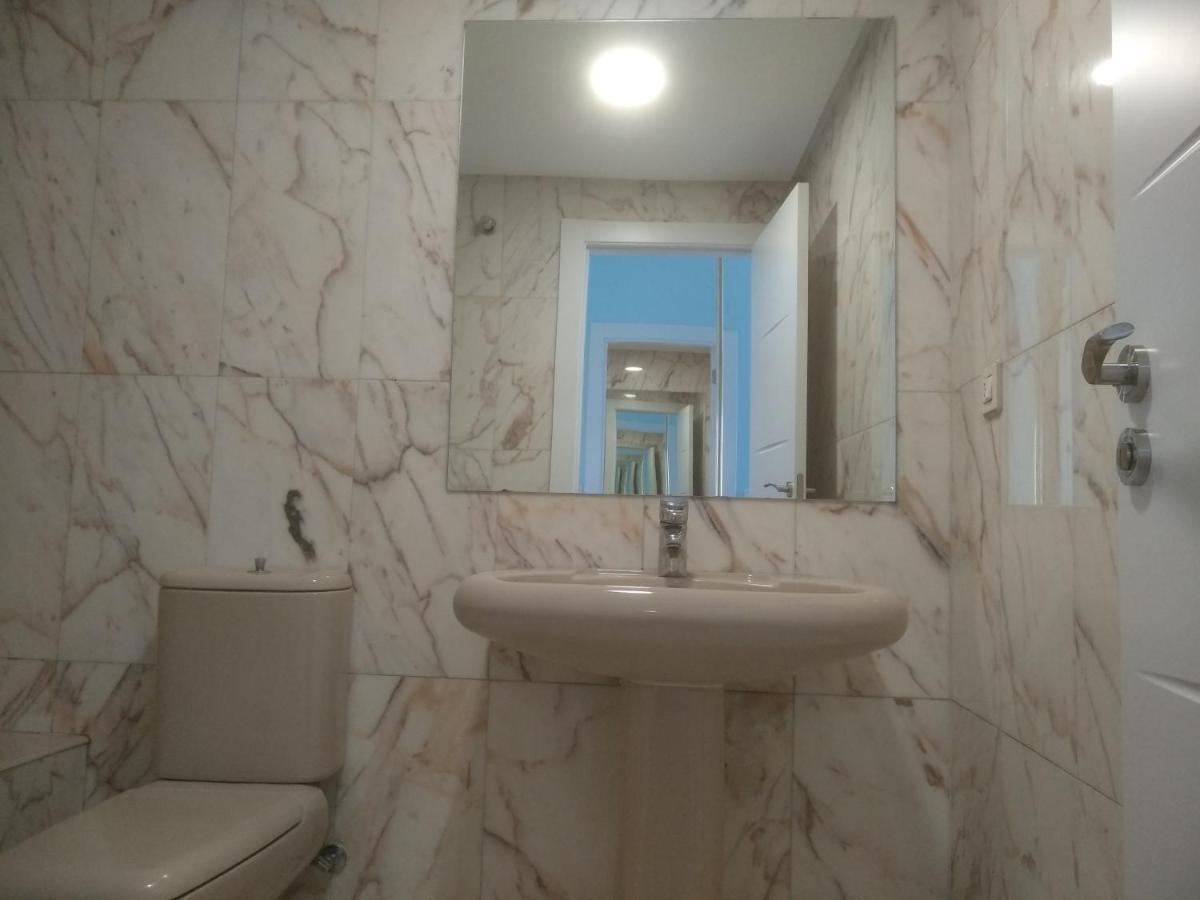 Luz De Leon Con Opcion De Parking Apartment Luaran gambar